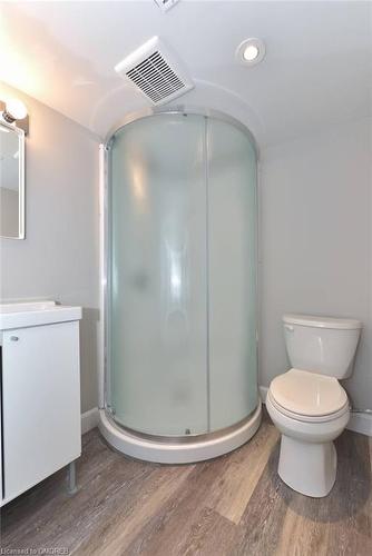 Basement-870 Queens Avenue, London, ON - Indoor Photo Showing Bathroom