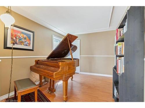 2076 Churchill Avenue, Burlington, ON - Indoor Photo Showing Other Room