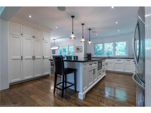 165 Walby Drive, Oakville, ON - Indoor Photo Showing Kitchen With Upgraded Kitchen