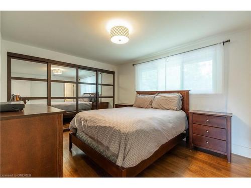 165 Walby Drive, Oakville, ON - Indoor Photo Showing Bedroom