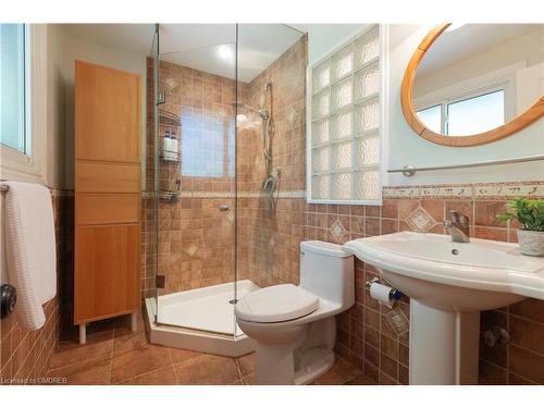 165 Walby Drive, Oakville, ON - Indoor Photo Showing Bathroom