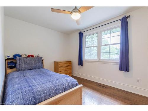 165 Walby Drive, Oakville, ON - Indoor Photo Showing Bedroom