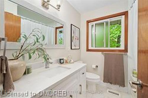 863 South Street, Peterborough, ON - Indoor Photo Showing Bathroom