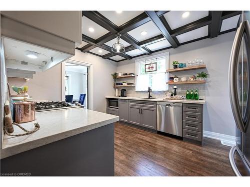 179 Townsend Avenue, Burlington, ON - Indoor Photo Showing Kitchen