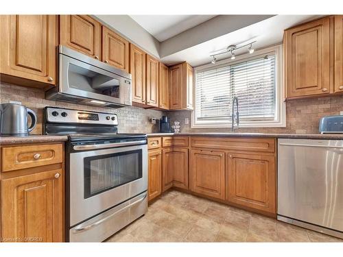330 Duncombe Drive, Burlington, ON - Indoor Photo Showing Kitchen