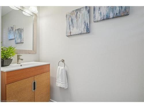 4105 Continental Drive, Burlington, ON - Indoor Photo Showing Bathroom