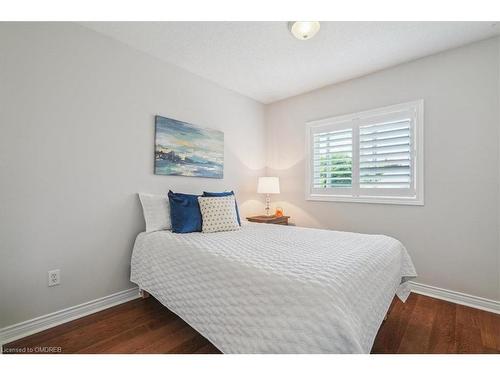 4105 Continental Drive, Burlington, ON - Indoor Photo Showing Bedroom