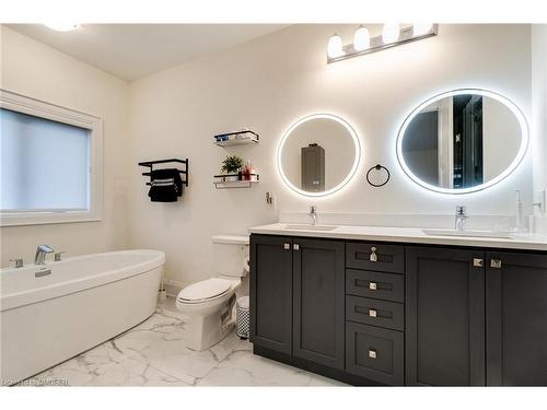 1261 Queens Plate Road, Oakville, ON - Indoor Photo Showing Bathroom