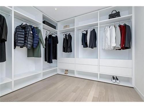 14 Belvedere Drive, Oakville, ON - Indoor With Storage