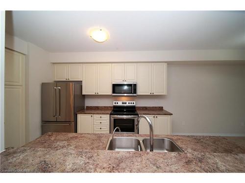 6 Legacy Lane, Thorold, ON - Indoor Photo Showing Kitchen With Double Sink