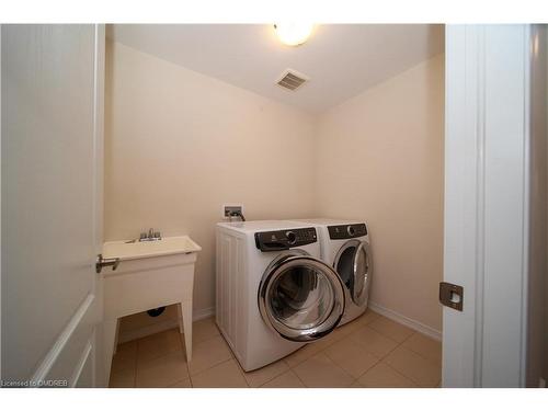 6 Legacy Lane, Thorold, ON - Indoor Photo Showing Laundry Room