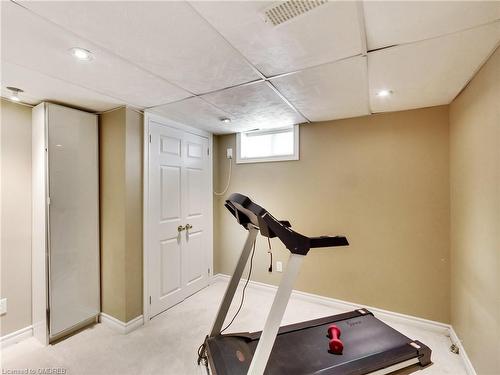 389 East 38Th Street, Hamilton, ON - Indoor Photo Showing Gym Room