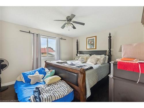 169 Ravenbury Drive, Hamilton, ON - Indoor Photo Showing Bedroom