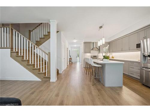 5691 Churchs Lane, Niagara Falls, ON - Indoor Photo Showing Kitchen With Upgraded Kitchen