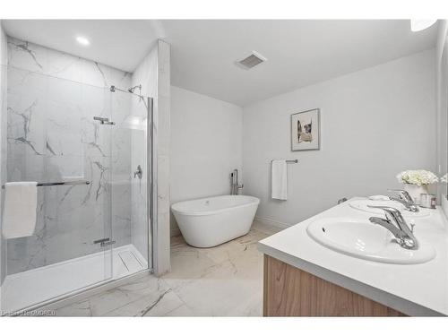 5691 Churchs Lane, Niagara Falls, ON - Indoor Photo Showing Bathroom