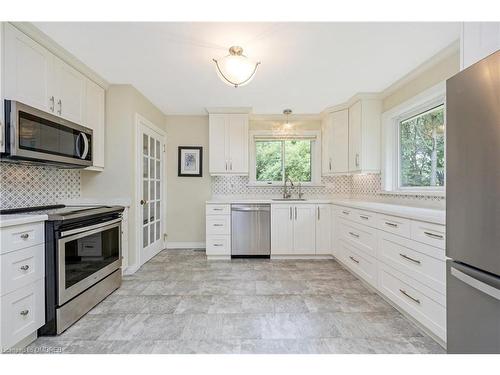25 Caroline Street, Georgetown, ON - Indoor Photo Showing Kitchen With Upgraded Kitchen
