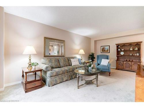 280 Mississaga Street, Oakville, ON - Indoor Photo Showing Living Room