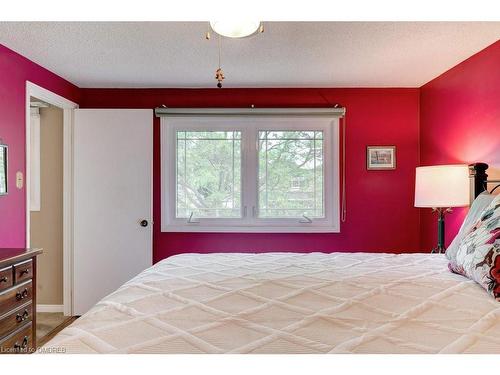 280 Mississaga Street, Oakville, ON - Indoor Photo Showing Bedroom