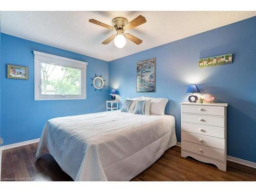 280 Mississaga Street, Oakville, ON - Indoor Photo Showing Bedroom