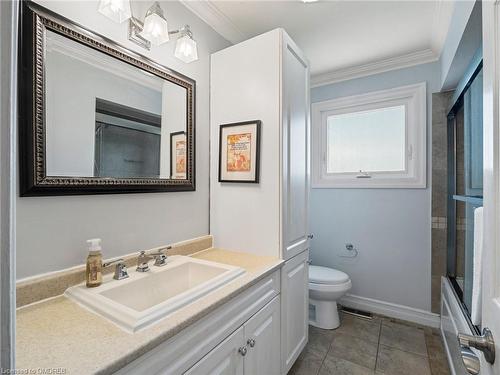2215 Springfield Court, Mississauga, ON - Indoor Photo Showing Bathroom