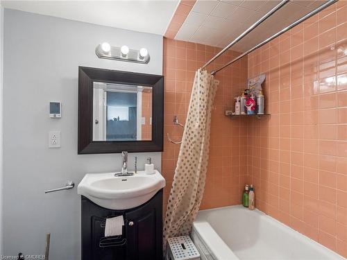 2215 Springfield Court, Mississauga, ON - Indoor Photo Showing Bathroom