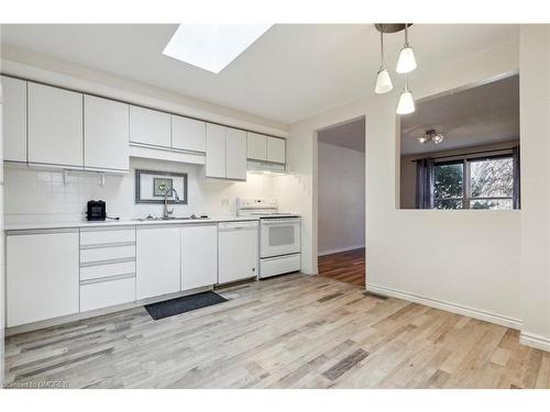 69 Edgemere Drive, Cambridge, ON - Indoor Photo Showing Kitchen