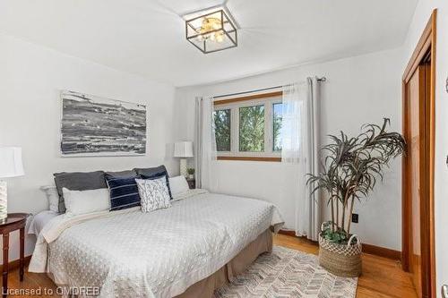 331 Meadowcrest Road, Kingston, ON - Indoor Photo Showing Bedroom