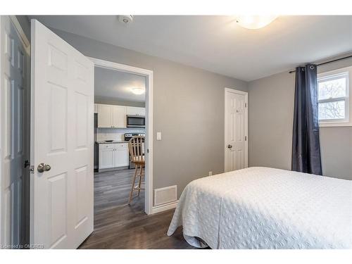 1-9 Merigold Street, St. Catharines, ON - Indoor Photo Showing Bedroom