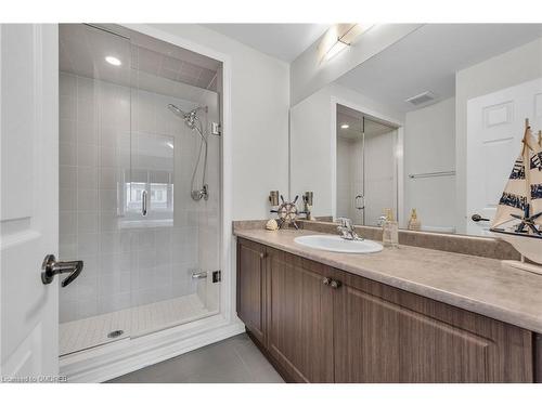 20 Mull Avenue, Caledonia, ON - Indoor Photo Showing Bathroom