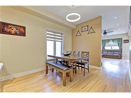 5267 Springbok Crescent, Mississauga, ON - Indoor Photo Showing Dining Room