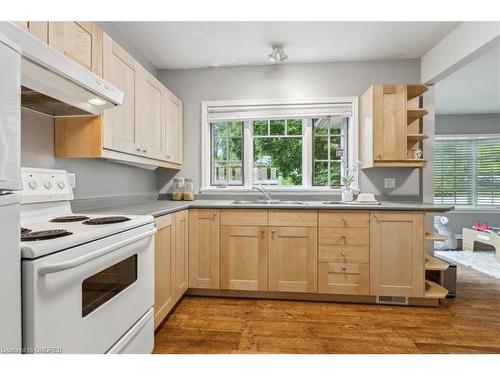 222 Alscot Crescent, Oakville, ON - Indoor Photo Showing Kitchen