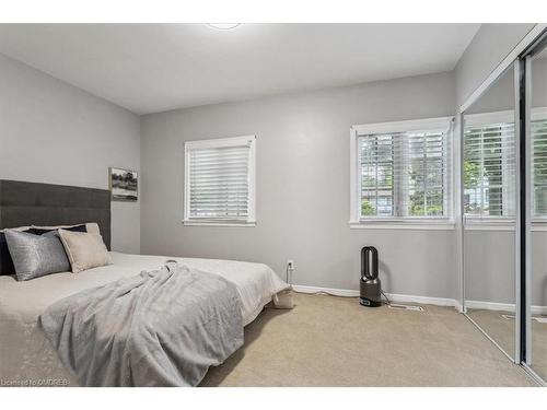 222 Alscot Crescent, Oakville, ON - Indoor Photo Showing Bedroom