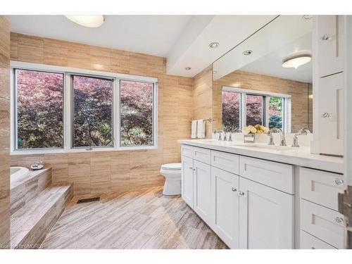 1301 Bunsden Avenue, Mississauga, ON - Indoor Photo Showing Bathroom