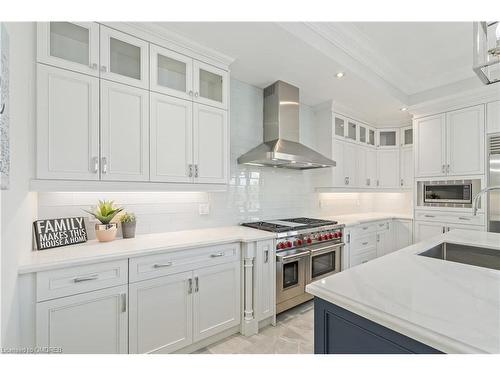 161 Perryman Court, Erin, ON - Indoor Photo Showing Kitchen With Upgraded Kitchen