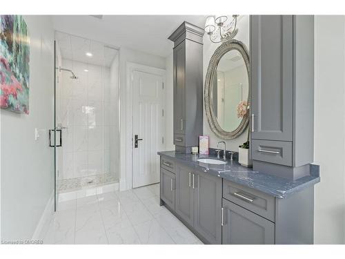 161 Perryman Court, Erin, ON - Indoor Photo Showing Bathroom