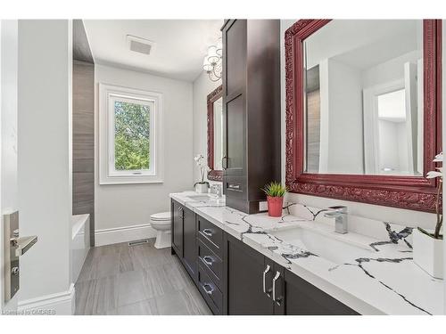 161 Perryman Court, Erin, ON - Indoor Photo Showing Bathroom