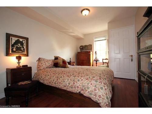 103-2300 Parkhaven Boulevard, Oakville, ON - Indoor Photo Showing Bedroom
