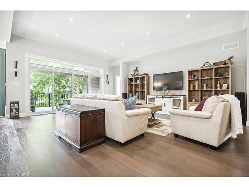 58 Lorne Card Drive, Paris, ON - Indoor Photo Showing Living Room