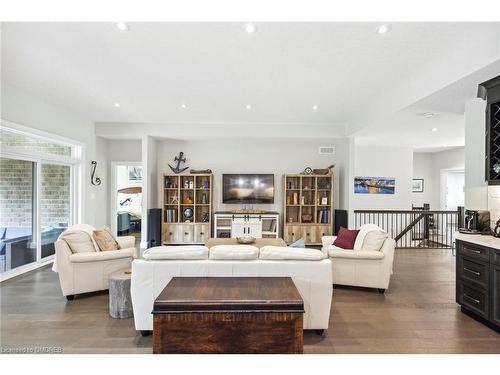 58 Lorne Card Drive, Paris, ON - Indoor Photo Showing Living Room