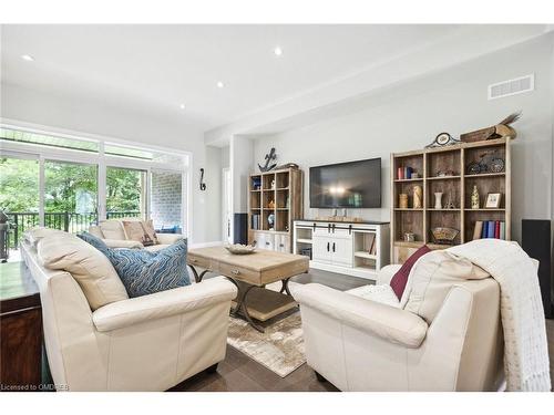 58 Lorne Card Drive, Paris, ON - Indoor Photo Showing Living Room