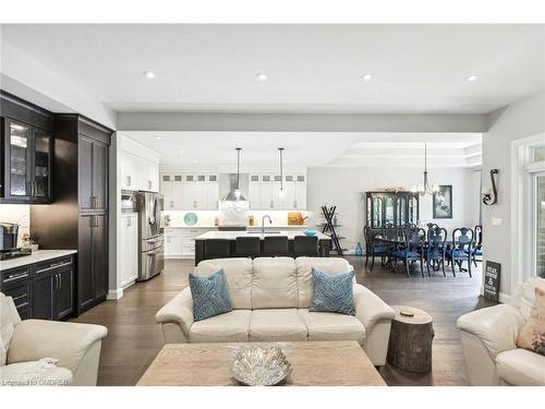 58 Lorne Card Drive, Paris, ON - Indoor Photo Showing Living Room