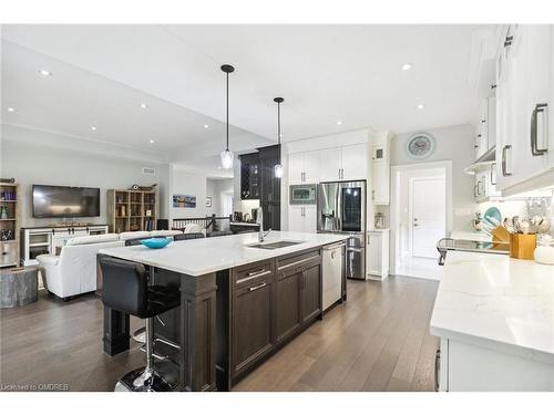 58 Lorne Card Drive, Paris, ON - Indoor Photo Showing Kitchen With Upgraded Kitchen