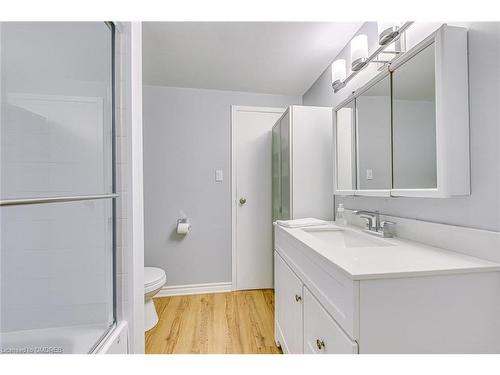 2230 Manchester Drive, Burlington, ON - Indoor Photo Showing Bathroom