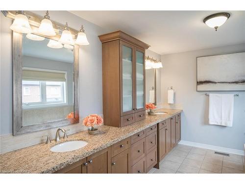 416 Baylis Court, Milton, ON - Indoor Photo Showing Bathroom