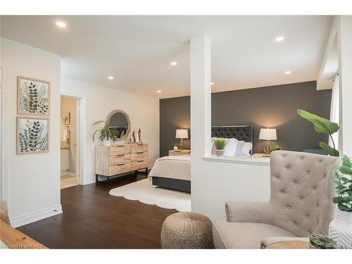 416 Baylis Court, Milton, ON - Indoor Photo Showing Bedroom