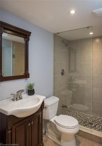 416 Baylis Court, Milton, ON - Indoor Photo Showing Bathroom