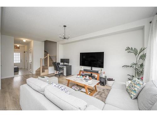 37 Cottonwood Crescent, Welland, ON - Indoor Photo Showing Living Room