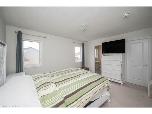 37 Cottonwood Crescent, Welland, ON - Indoor Photo Showing Bedroom