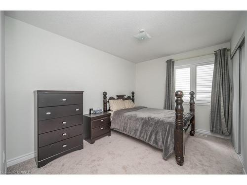 37 Cottonwood Crescent, Welland, ON - Indoor Photo Showing Bedroom