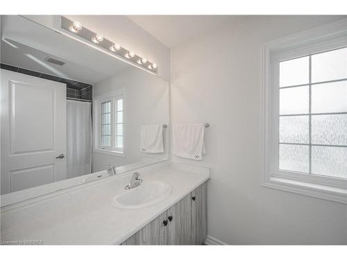 37 Cottonwood Crescent, Welland, ON - Indoor Photo Showing Bathroom